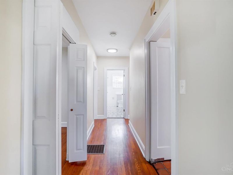 1346 Herlin Place, Cincinnati, OH 45208 Photo 9