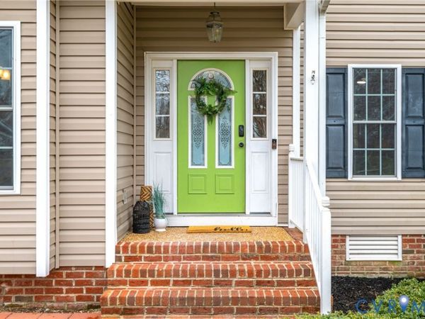 10011 Oxbridge Circle, North Chesterfield, VA 23236