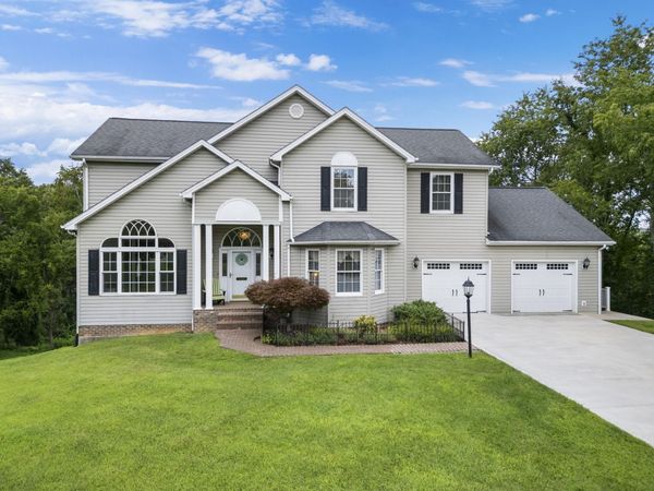 2285 Lubna DR , Christiansburg, VA 24073