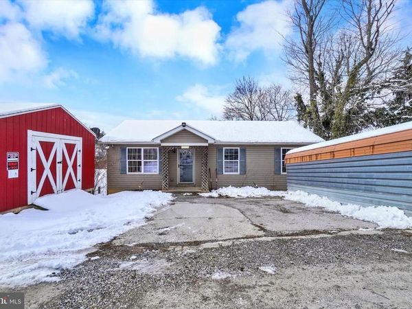 39 W GEORGE STREET, YOE, PA 17313