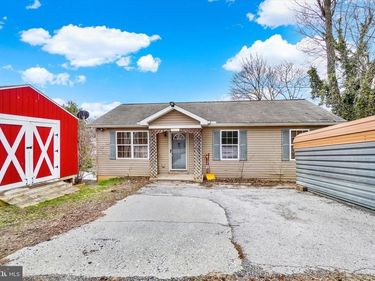 39 W GEORGE STREET, YOE, PA 17313