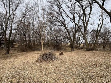 6142 Country Club Road, Omaha, NE 68152