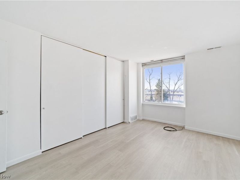 25735 Lorain Road, North Olmsted, OH 44070 Photo 16