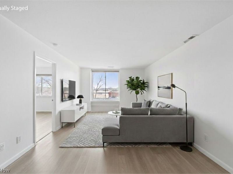 25735 Lorain Road, North Olmsted, OH 44070 Photo 4