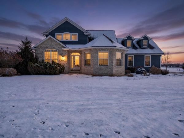 4694 INDIAN BEND ROAD, Oshkosh, WI 54904