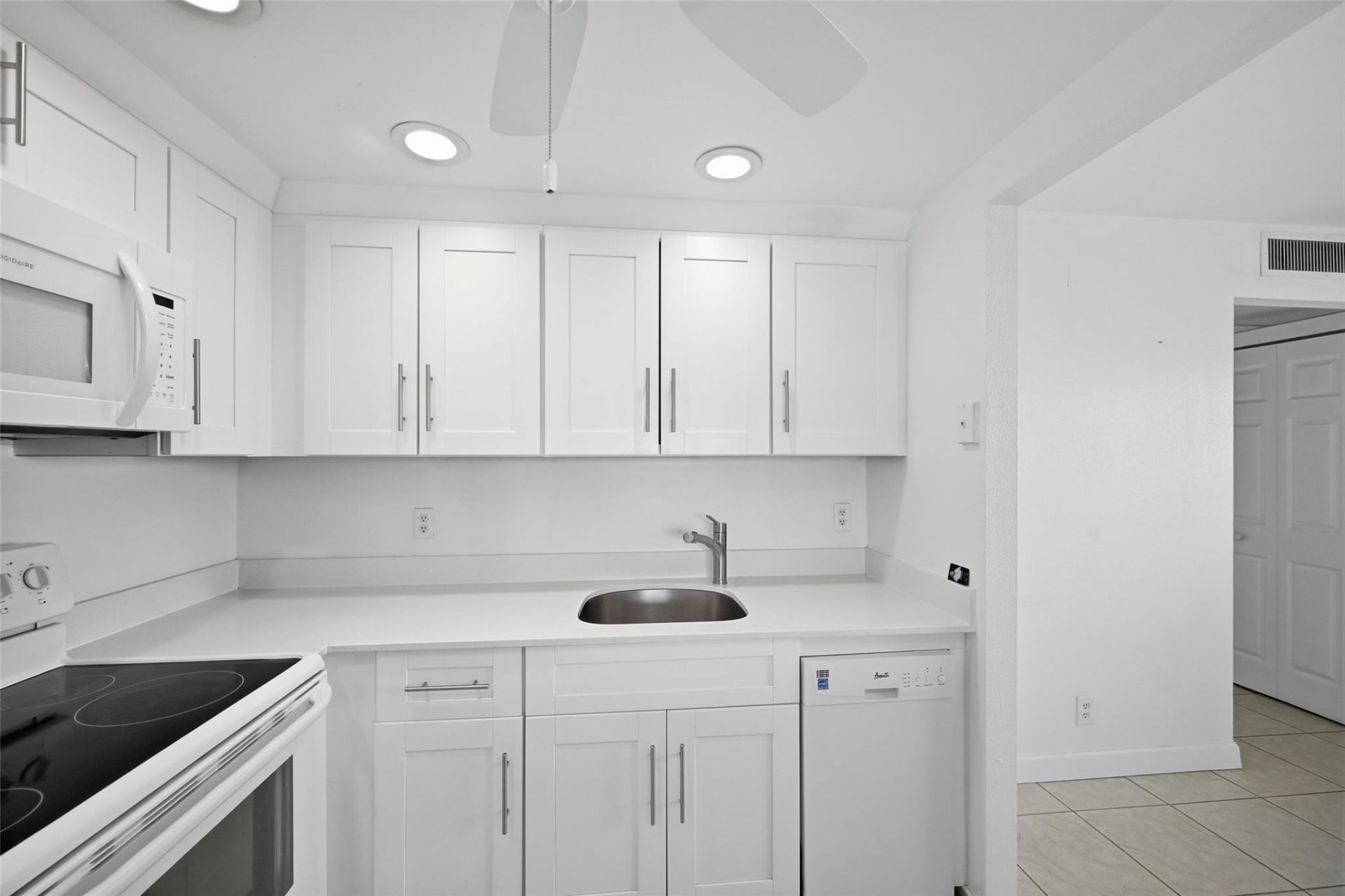 451 Monaco J, Unit j, Delray Beach, FL 33446 Photo