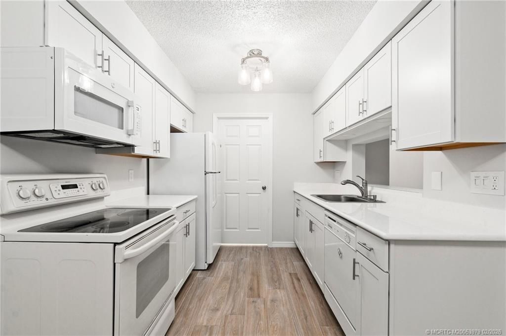 4047 NW Cinnamon Tree Circle, Jensen Beach, FL 34957 Photo