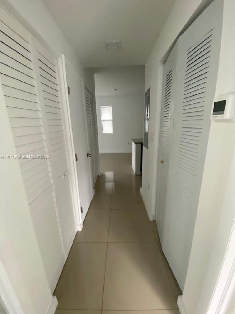 423 E 27th St, Unit 102, Hialeah, FL 33013 Photo