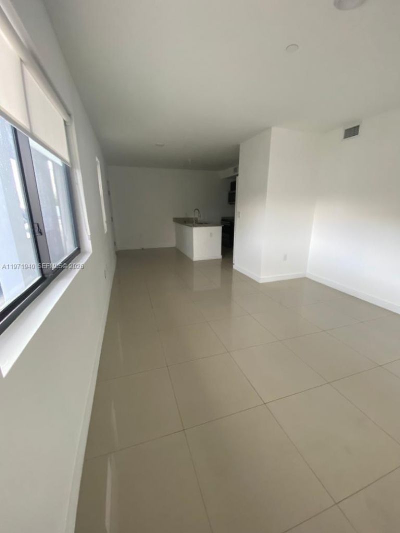 423 E 27th St, Unit 102, Hialeah, FL 33013 Photo