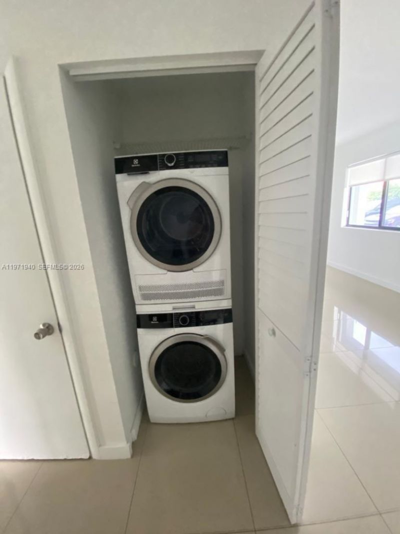 423 E 27th St, Unit 102, Hialeah, FL 33013 Photo