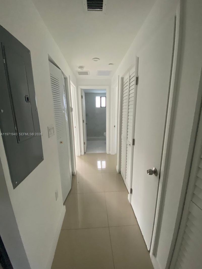 423 E 27th St, Unit 102, Hialeah, FL 33013 Photo