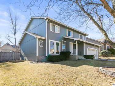 15711 Charles Street, Omaha, NE 68118