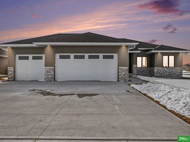 2711 Samuel Drive, Fremont, NE 68025