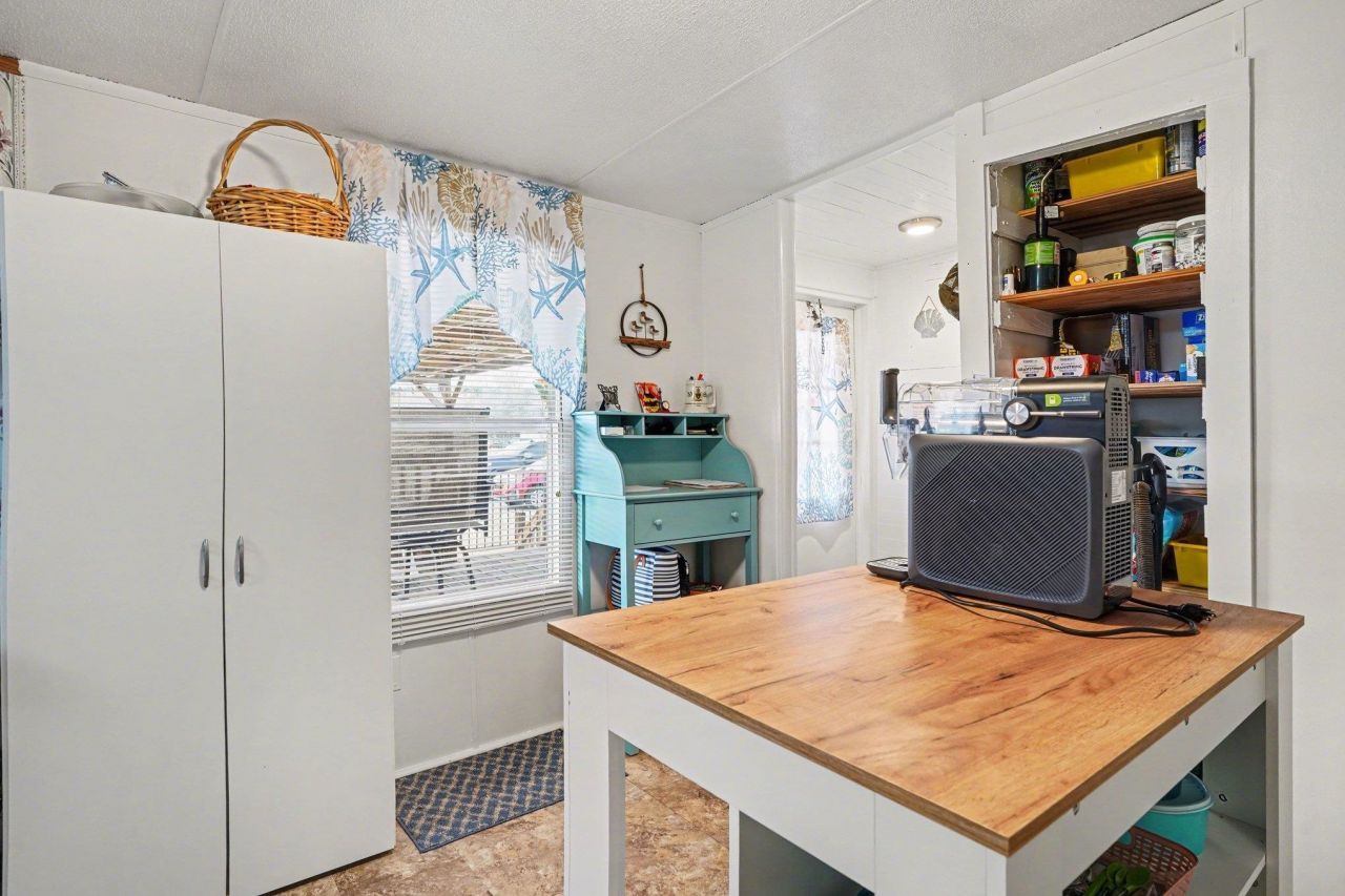 1619 Grain Bin Rd.  Photo 19