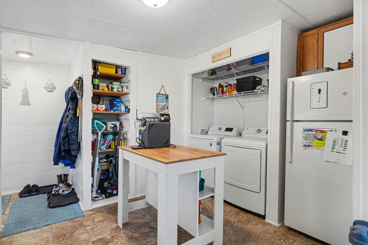 1619 Grain Bin Rd.  Photo 20