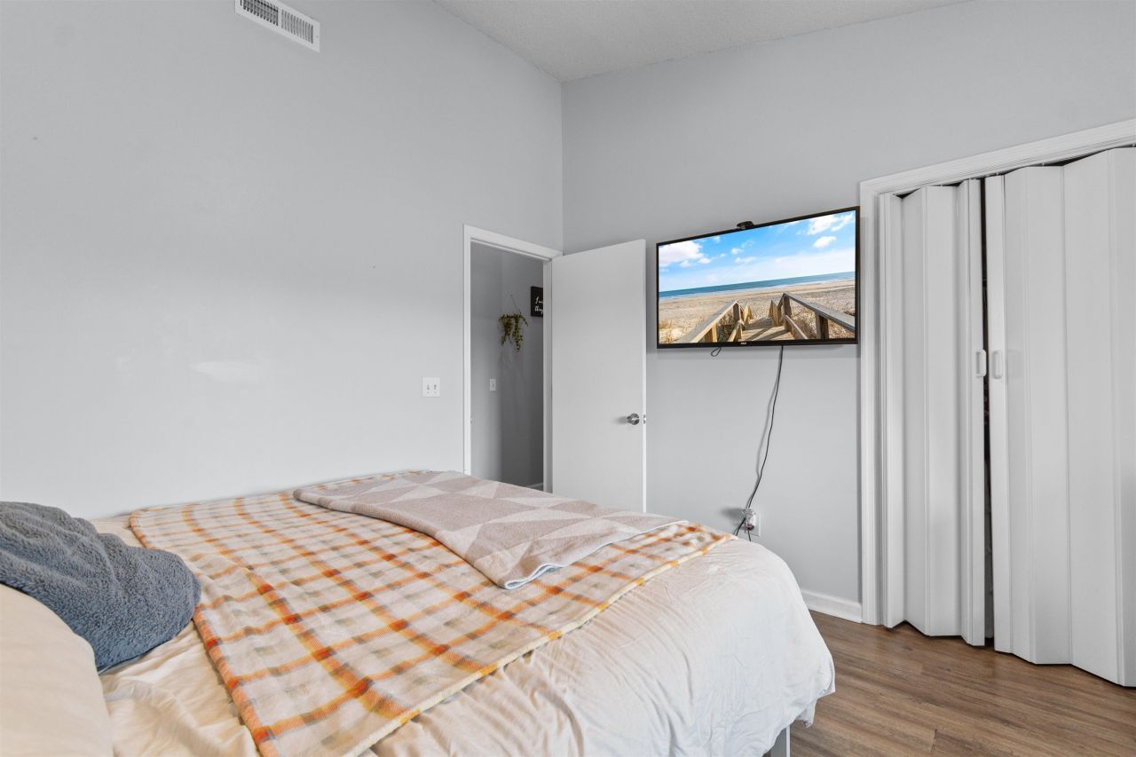 1129 White Tree Ln. Photo 15