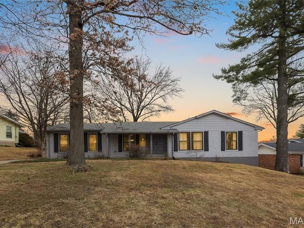 326 Renaldo Drive, Chesterfield, MO 63017