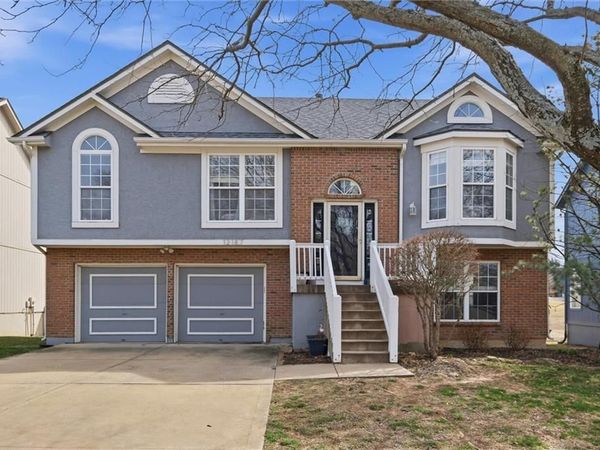 12187 S Troost Street, Olathe, KS 66061