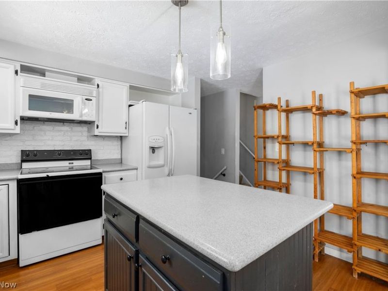 35884 Laurel Circle, North Ridgeville, OH 44039 Photo 12