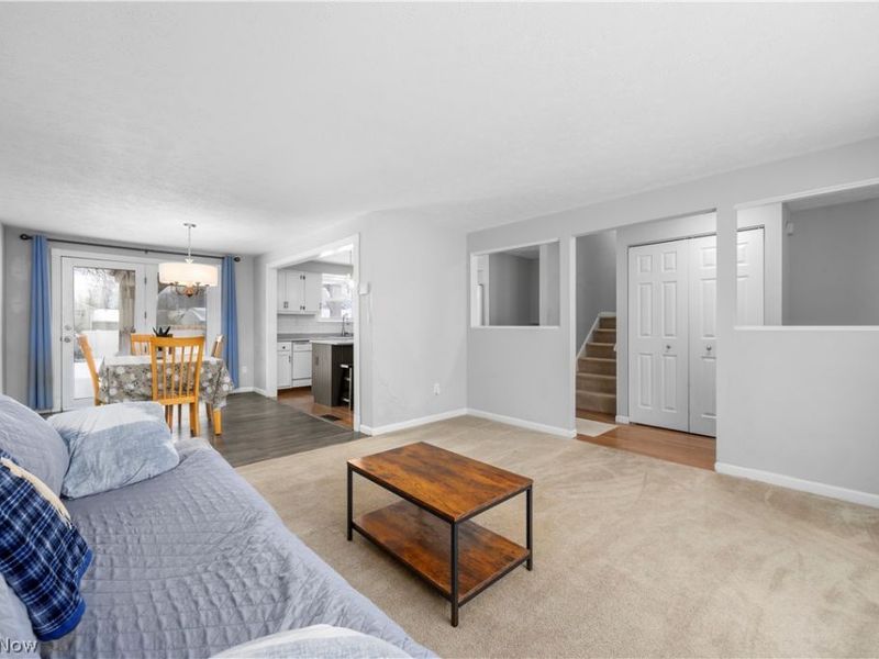 35884 Laurel Circle, North Ridgeville, OH 44039 Photo 5