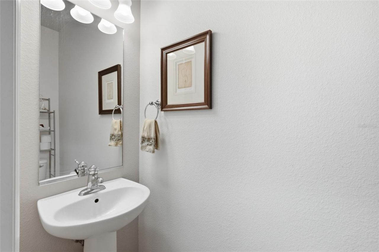 3880 82nd Avenue Circle E, Unit 104, Sarasota, FL 34243 Photo