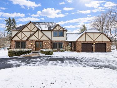 10 Crandon Way, Rochester, NY 14618