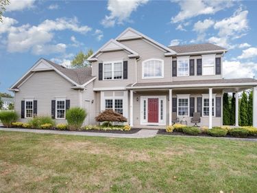 5 Alton Way, West Henrietta, NY 14586