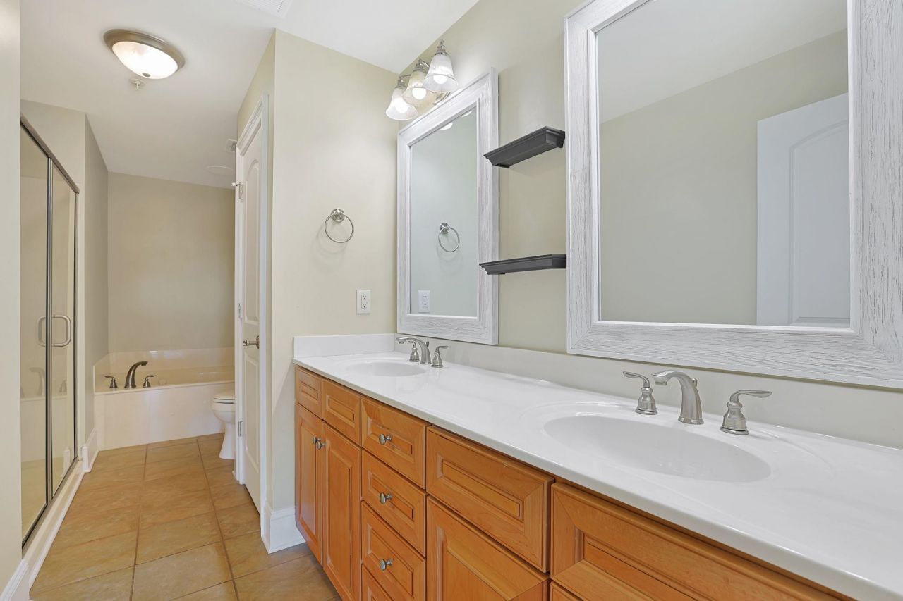 257 Venice Way  Photo 16