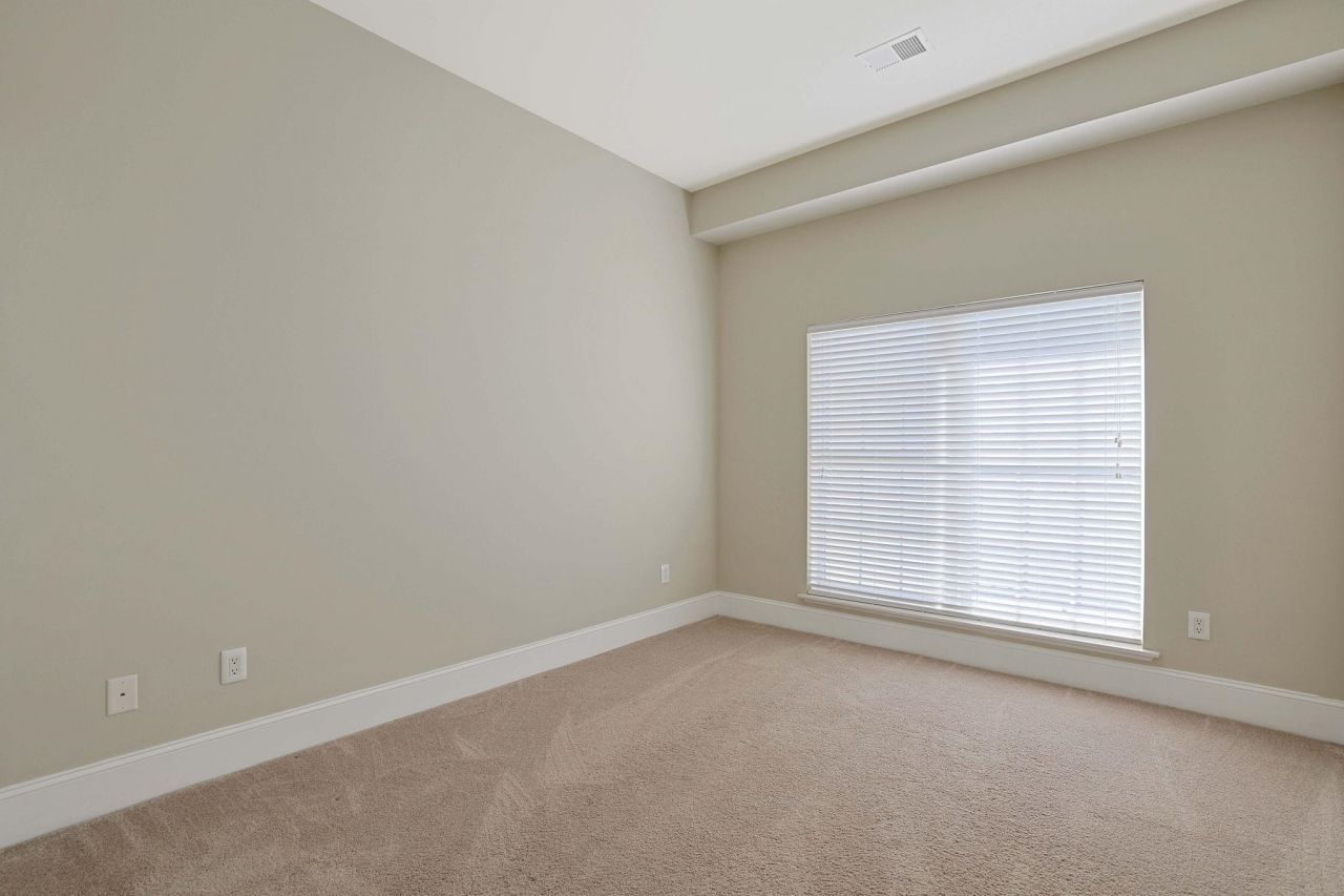 257 Venice Way  Photo 20