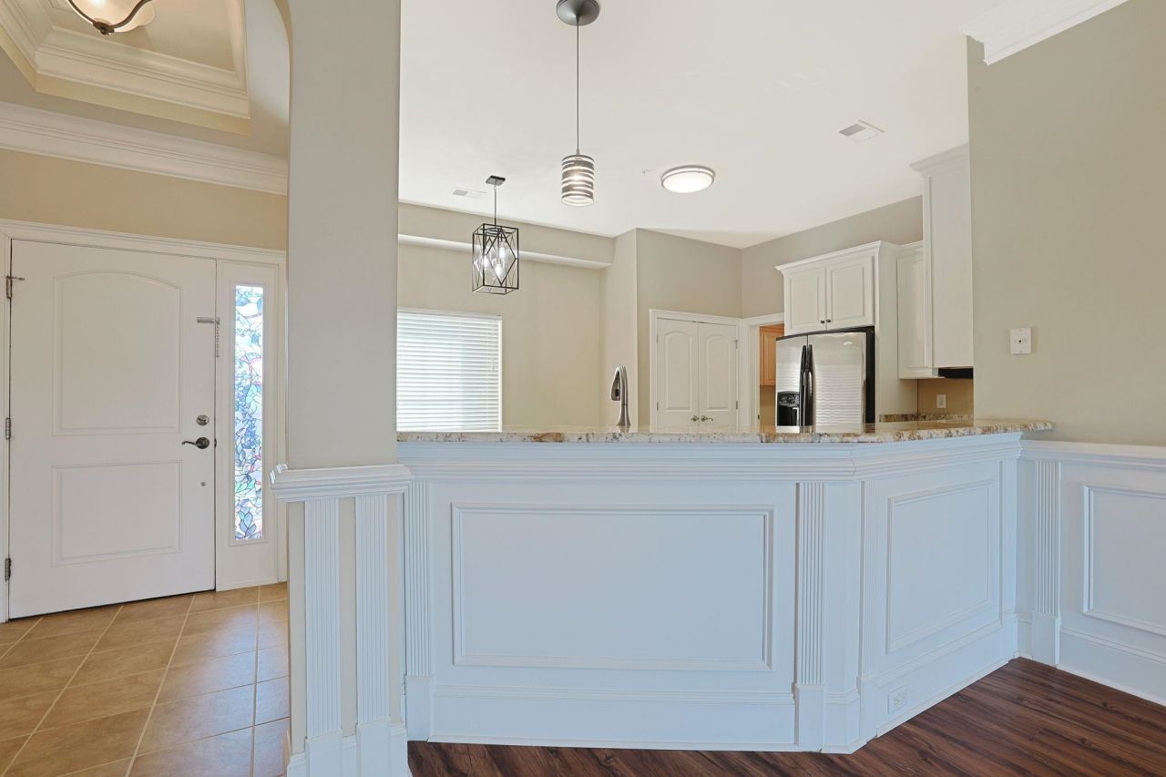 257 Venice Way  Photo 7