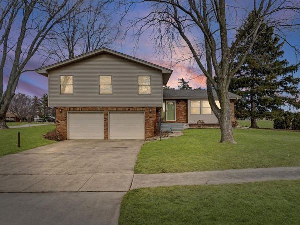 3120 Moraine Drive, Champaign, IL 61822