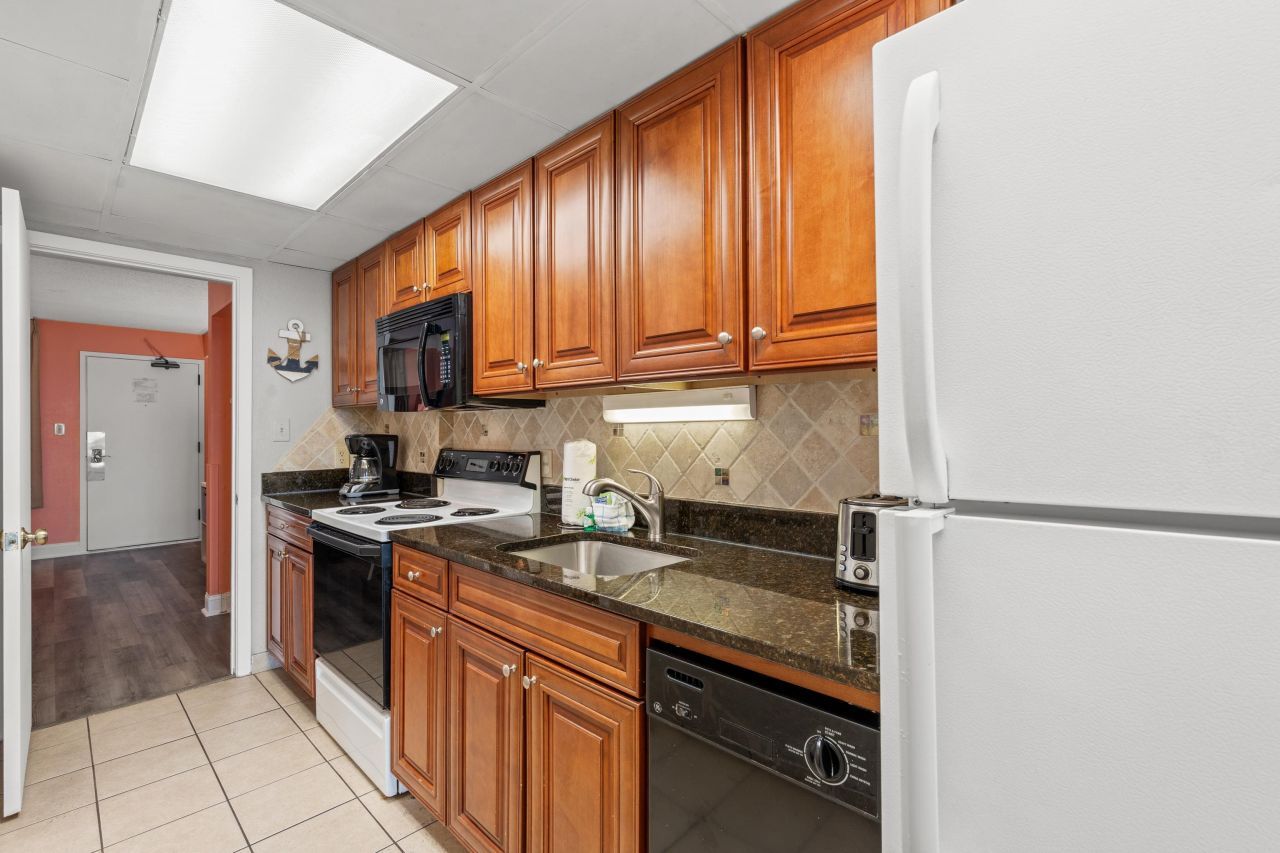 1501 S Ocean Blvd. S Photo 12