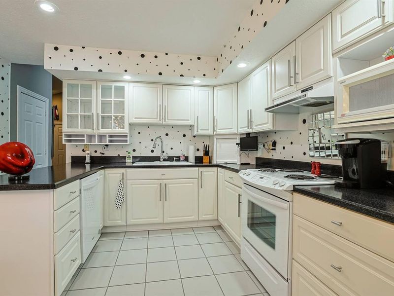 735 Chaucer Lane, Tipp City, OH 45371 Photo 13