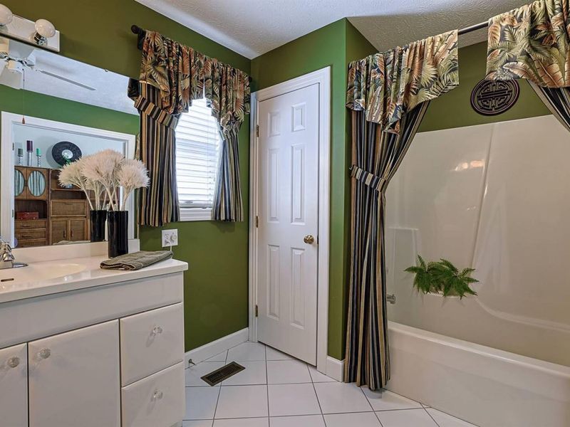 735 Chaucer Lane, Tipp City, OH 45371 Photo 22