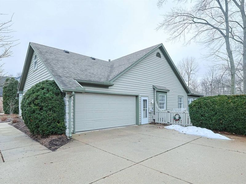 735 Chaucer Lane, Tipp City, OH 45371 Photo 38