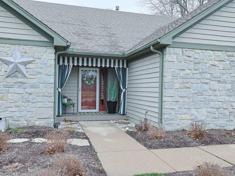 735 Chaucer Lane, Tipp City, OH 45371 Photo 5