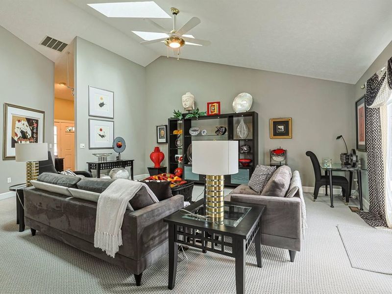 735 Chaucer Lane, Tipp City, OH 45371 Photo 9