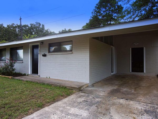 517- 519 Sierra Madre Drive, North Little Rock, AR 72118