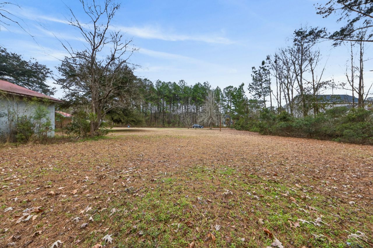 105 Young Drive Photo 22