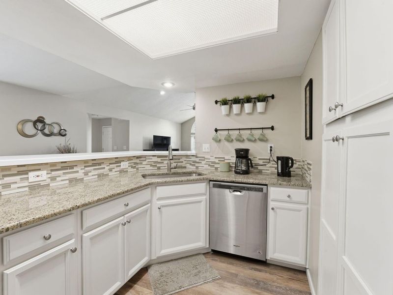 6617 Heatherstone Circle, Dublin, OH 43017 Photo 14