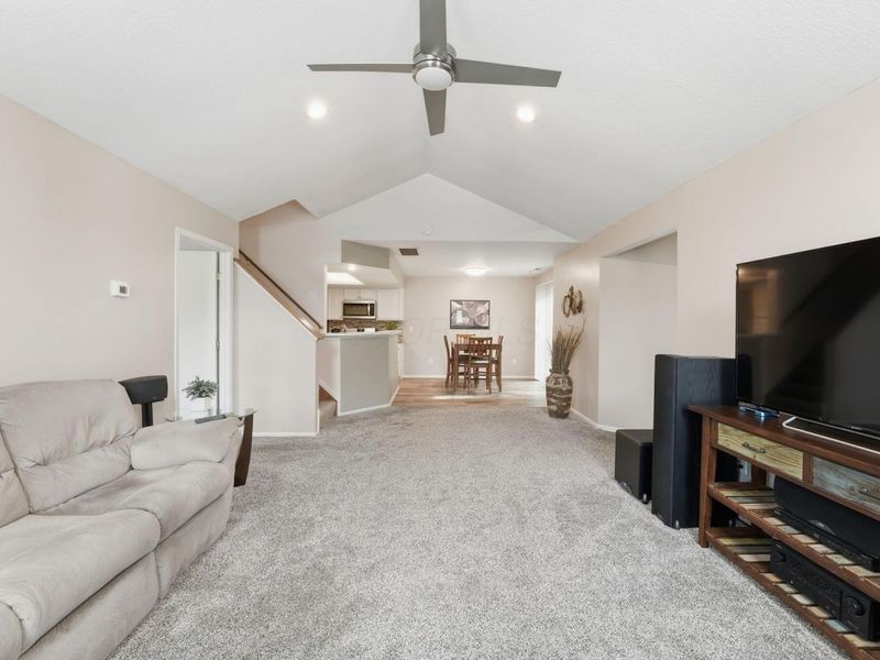 6617 Heatherstone Circle, Dublin, OH 43017 Photo 8