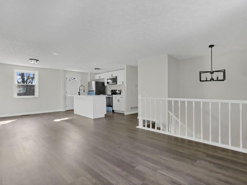 3745 Wynds Drive, Columbus, OH 43232 Photo 10