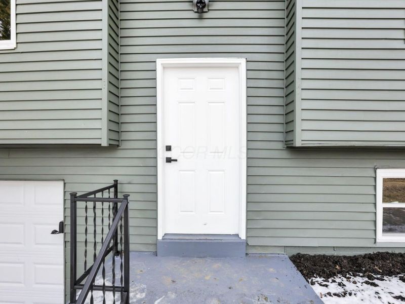 3745 Wynds Drive, Columbus, OH 43232 Photo 6