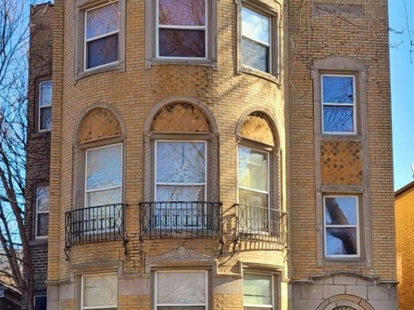 6551 N Sacramento Avenue, Chicago, IL 60645