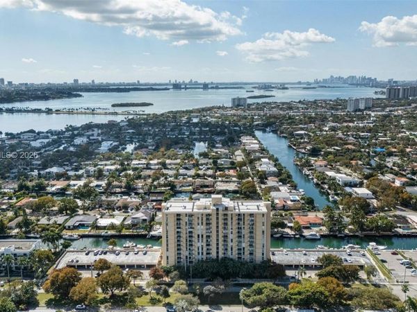 2350 NE 135th St , Unit 811, North Miami, FL 33181