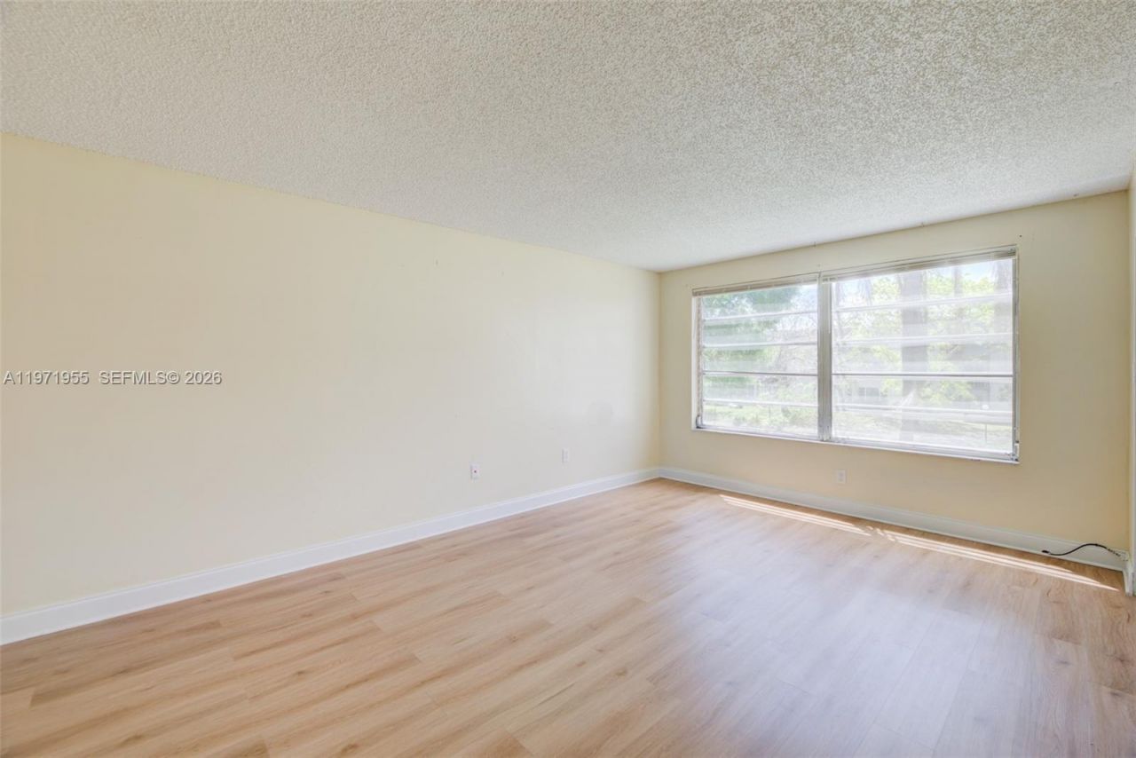 7450 NW 17th St, Unit 205, Plantation, FL 33313 Photo