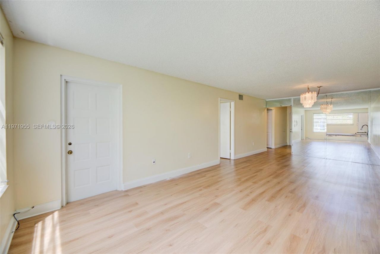 7450 NW 17th St, Unit 205, Plantation, FL 33313 Photo