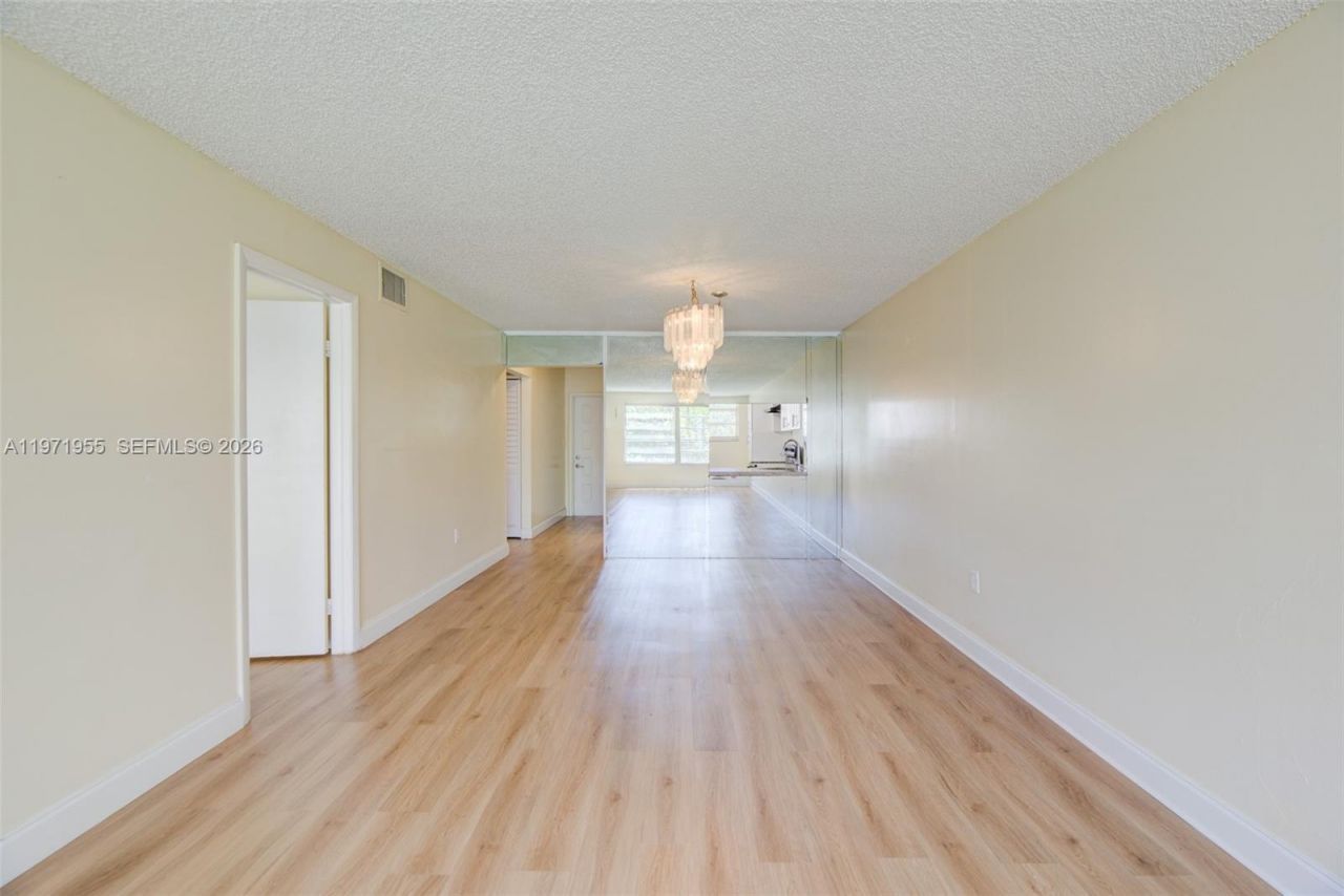 7450 NW 17th St, Unit 205, Plantation, FL 33313 Photo
