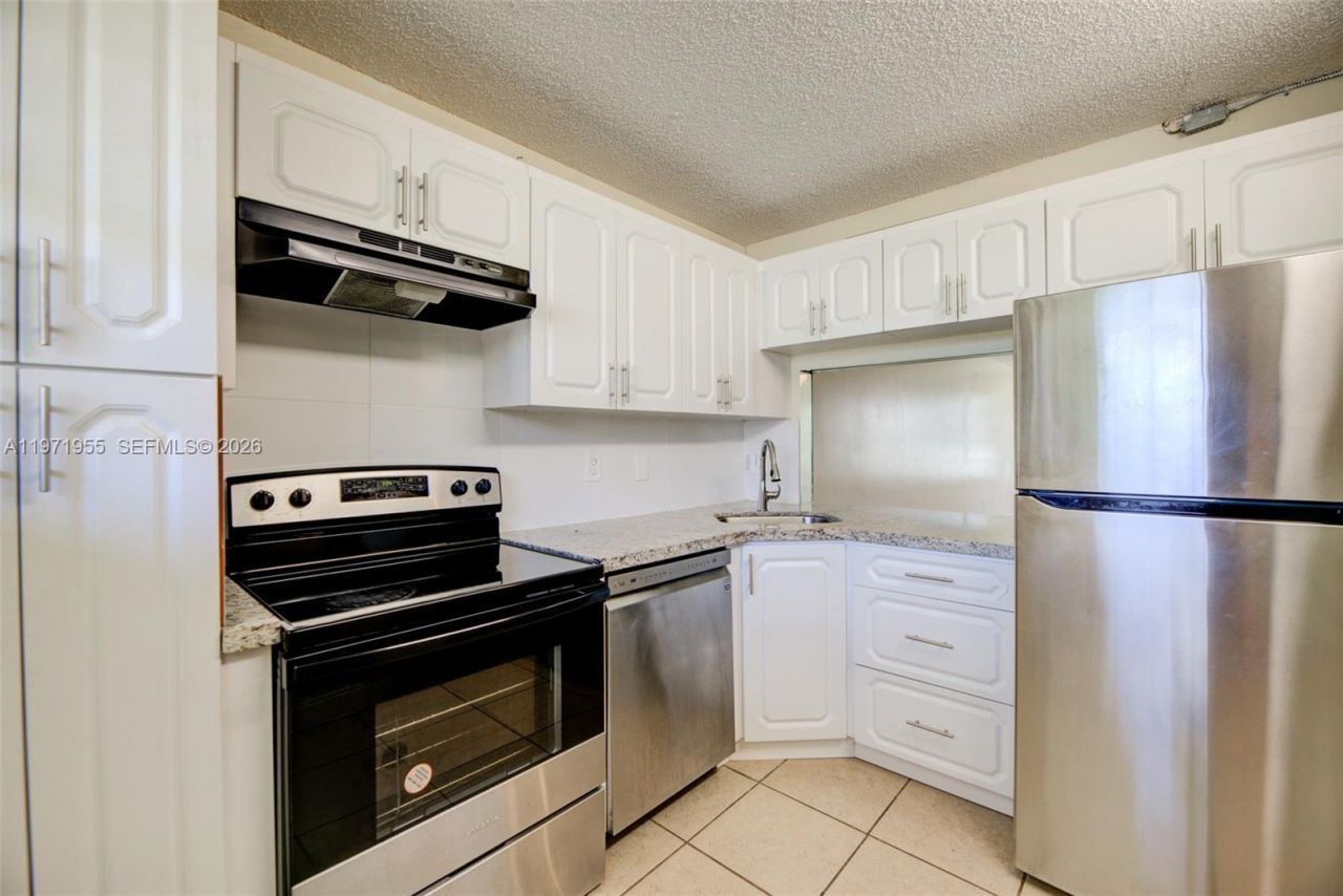 7450 NW 17th St, Unit 205, Plantation, FL 33313 Photo