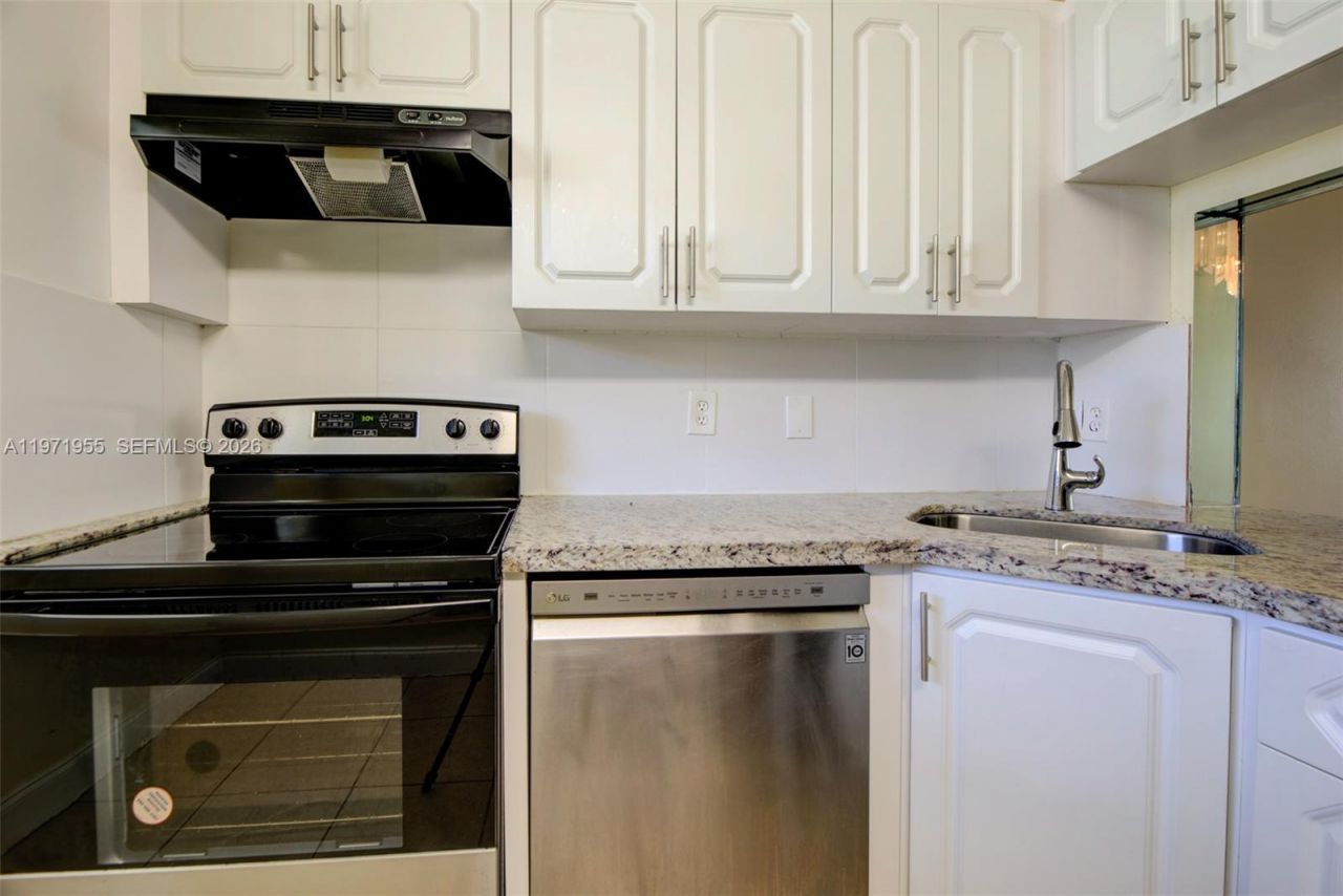 7450 NW 17th St, Unit 205, Plantation, FL 33313 Photo